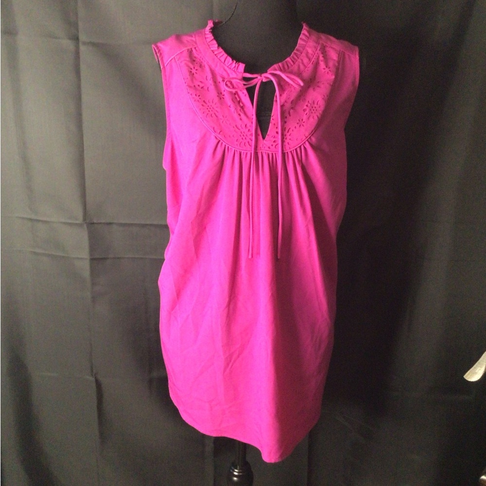 #633. Women's Sleeveless Pink Top